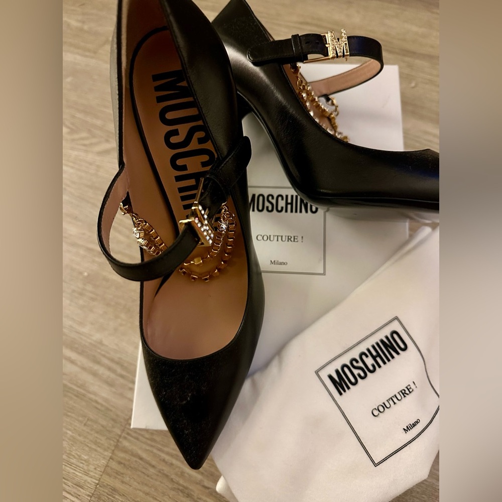 Moschino couture EU41 US 10